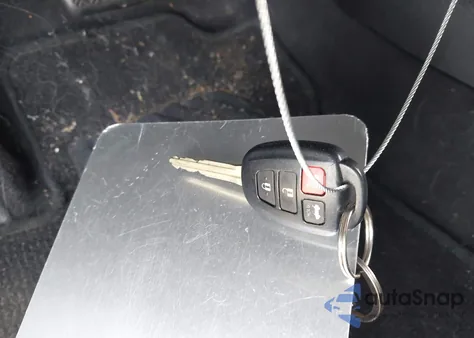 2016 Toyota Corolla S Plus z USA, uszkodzony, nr VIN 5YFBURHE7GP412627